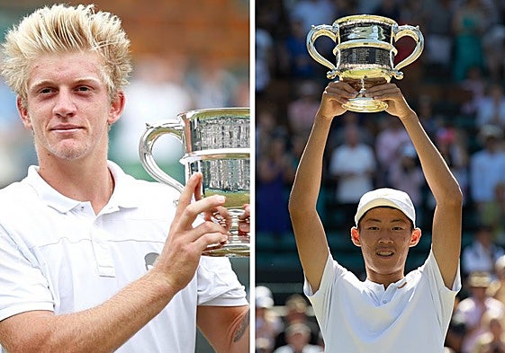 Alejandro Davidovich y Chun-Hsin Tseng, con el trofeo de ganadores de Wimbledon en categoría junior en 2017 y 2018, respectivamente.