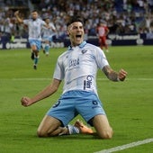 Roberto celebra un gol con el Málaga.