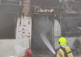 Bomberos, en el lugar del siniestro.