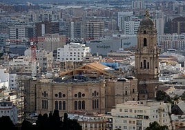 La Catedral, con las obras del nuevo tejado a pleno rendimiento.