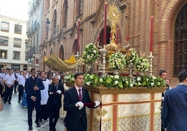 La Archicofradía de los Dolores celebra su tradicional procesión eucarística.