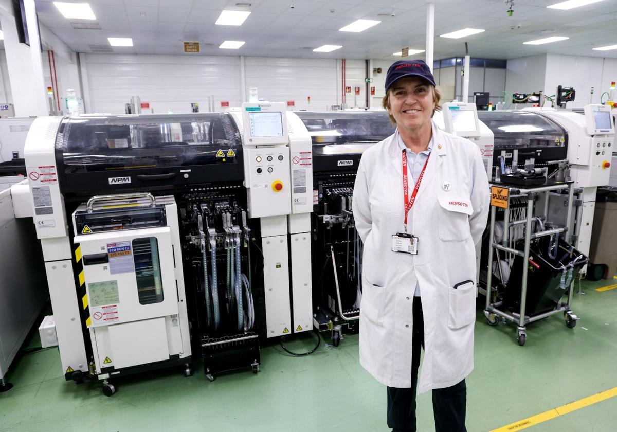 Blanca Hermana, en una imagen tomada hace pocas semanas en la fábrica de Denso Ten en Málaga.