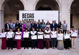 Los premiados, con los representantes de Fundación Málaga y de las entidades colaboradoras.