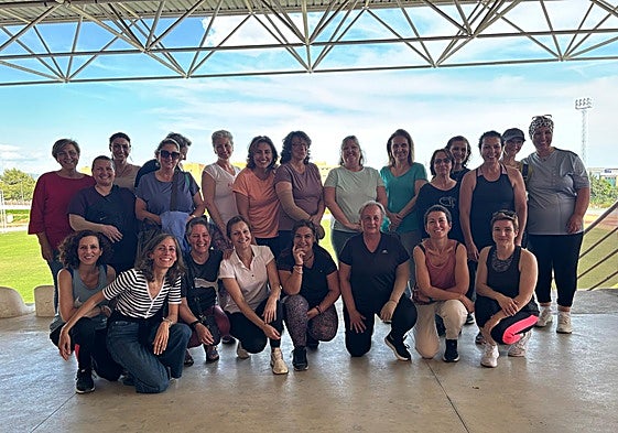 El equipo de Mueve Montañas, en el Complejo Deportivo de la Universidad de Málaga.