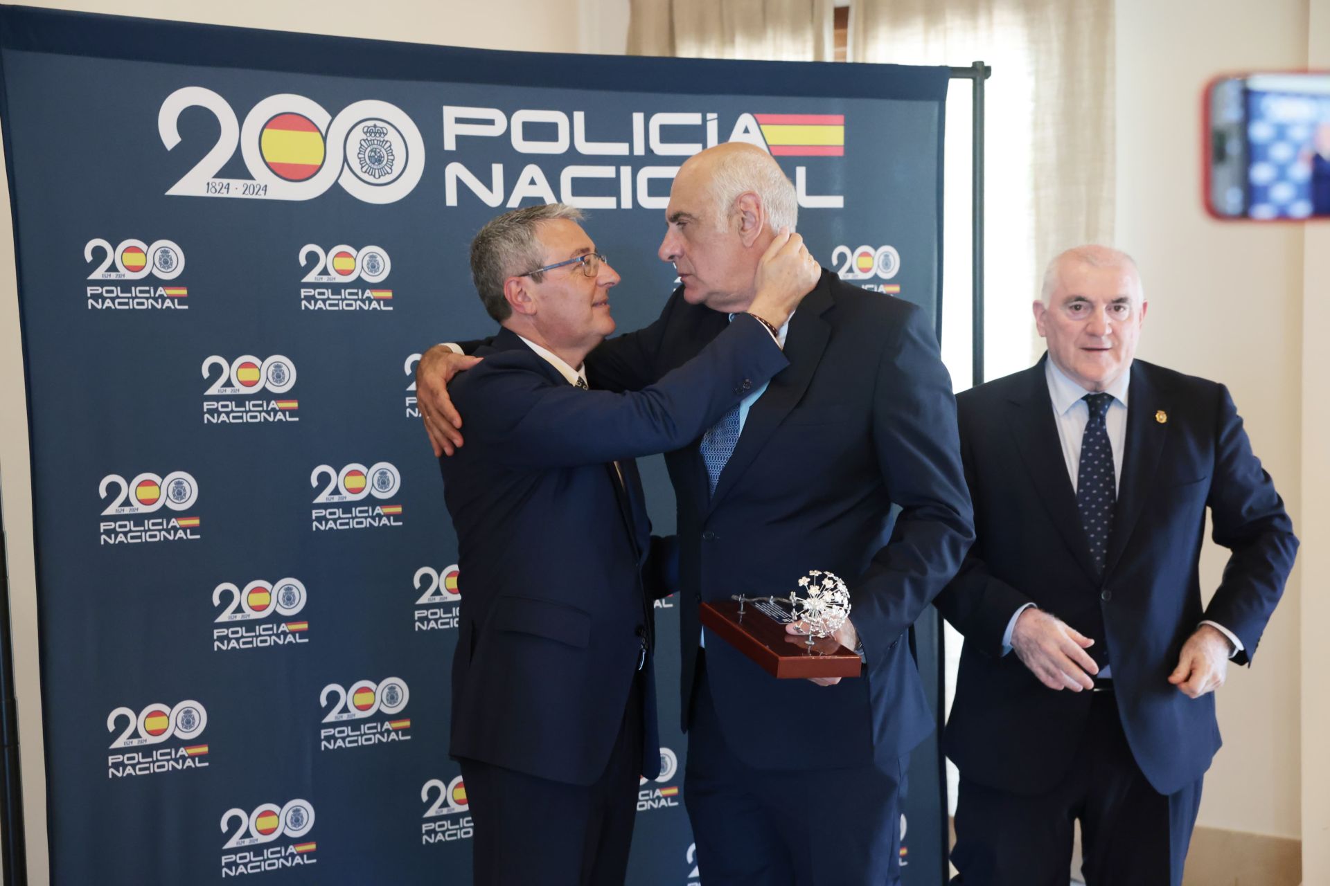 Despedida entre honores al comisario provincial de Málaga