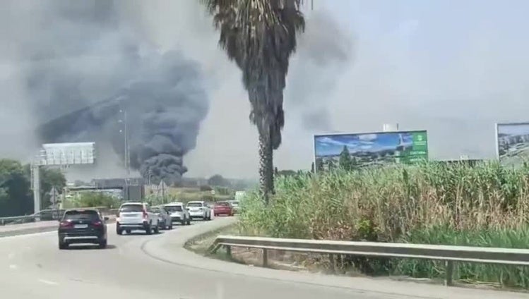 Incendio en Vélez-Málaga: sobresalto junto a la circunvalación