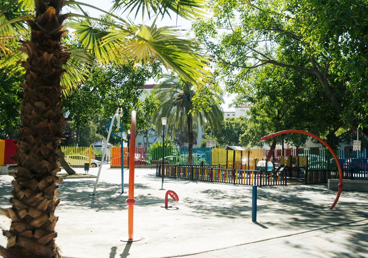 Elementos acuáticos del área de juego infantil.