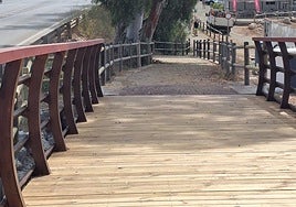 Imagen del estado que presenta la pasarela peatonal tras su reparación.