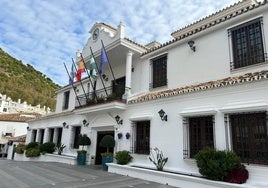Vista del Ayuntamiento de Mijas.