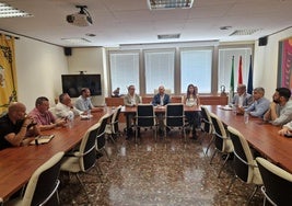 Reunión en el Valle del Genarl.