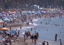 Aspecto que presentaba la playa de La Malagueta en la mañana de este sábado.