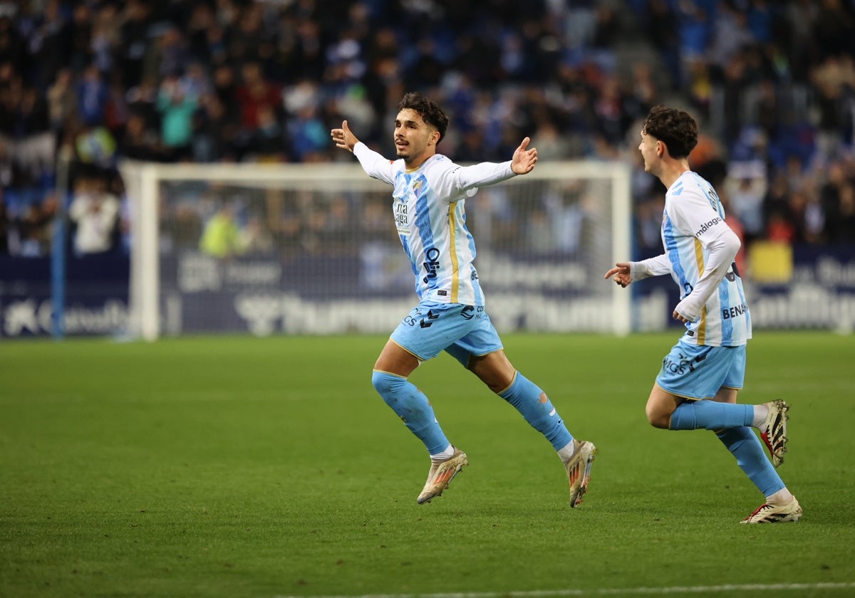 Kevin celebra su gol de falta frente al Eldense en el último partido en La Rosaleda de 2024.