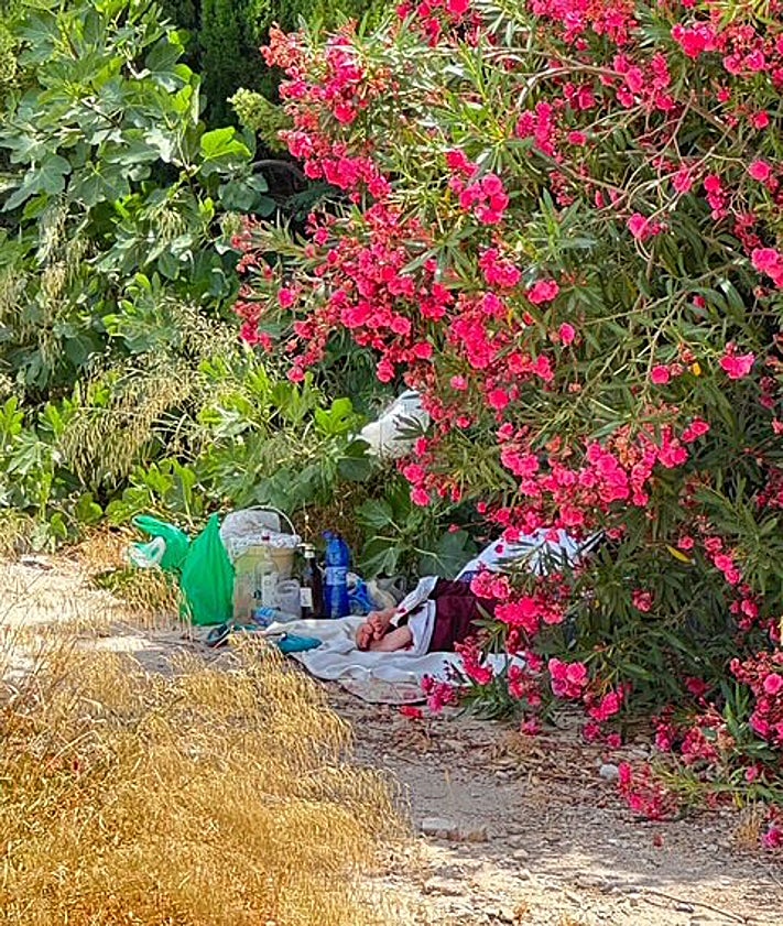 Imagen secundaria 2 - Insalubridad y problemas con las inundaciones: malestar vecinal en La Carihuela