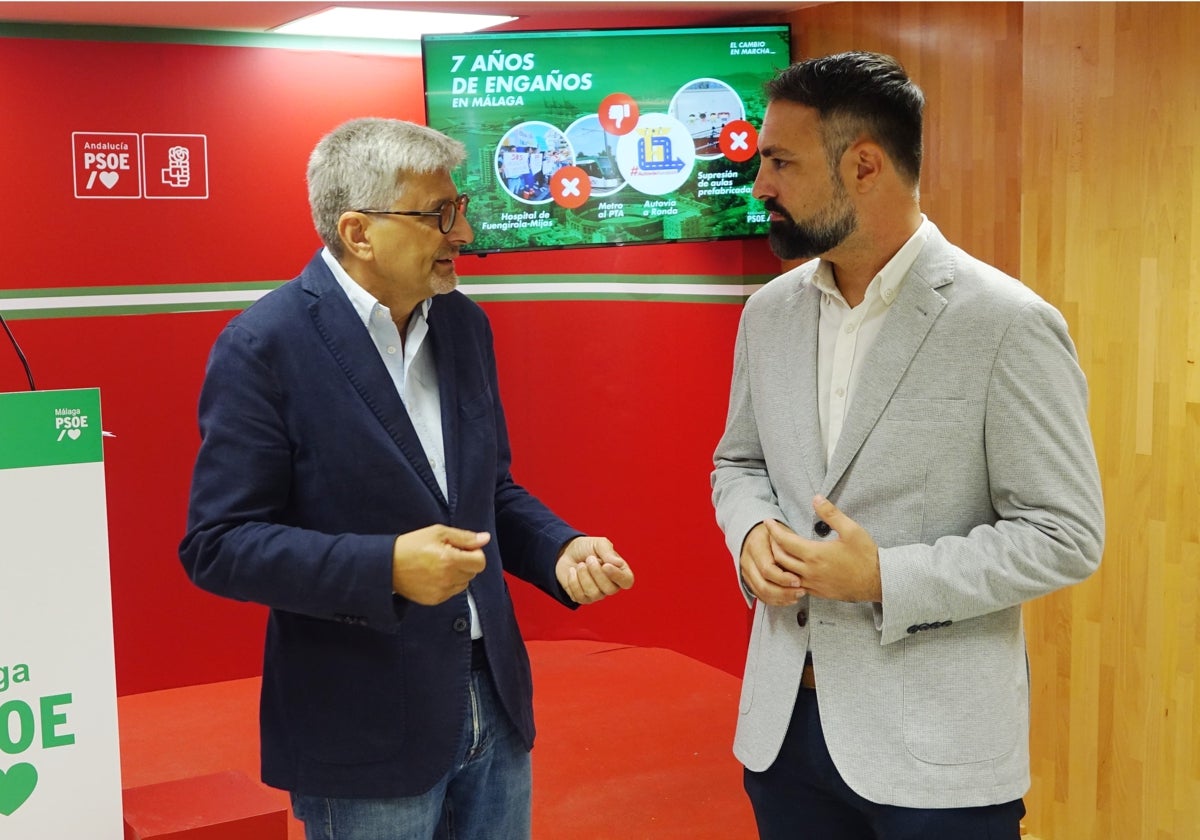 Aguilar y Ruiz Araújo, este lunes, en la sede del PSOE.