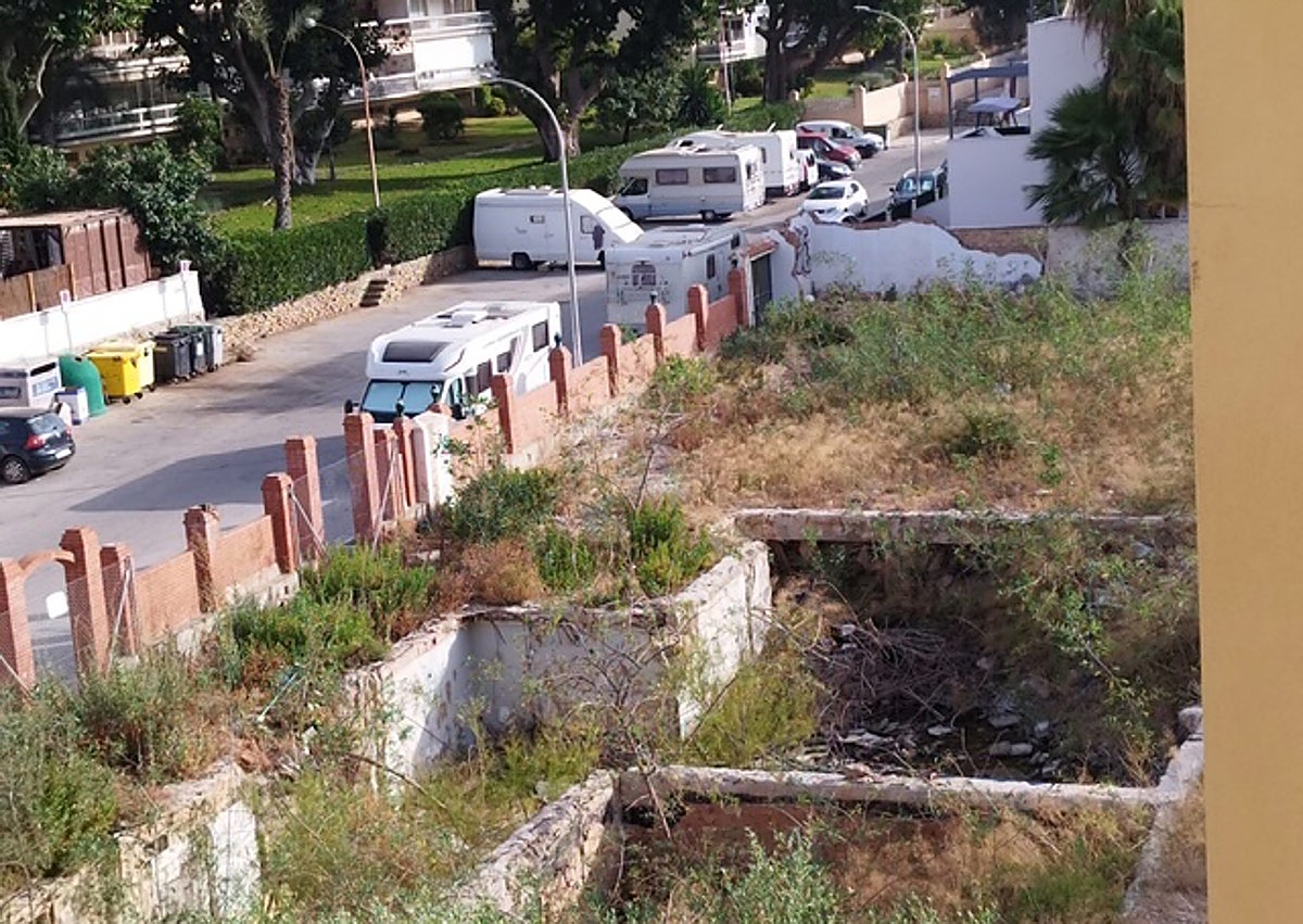 Imagen secundaria 1 - Insalubridad y problemas con las inundaciones: malestar vecinal en La Carihuela