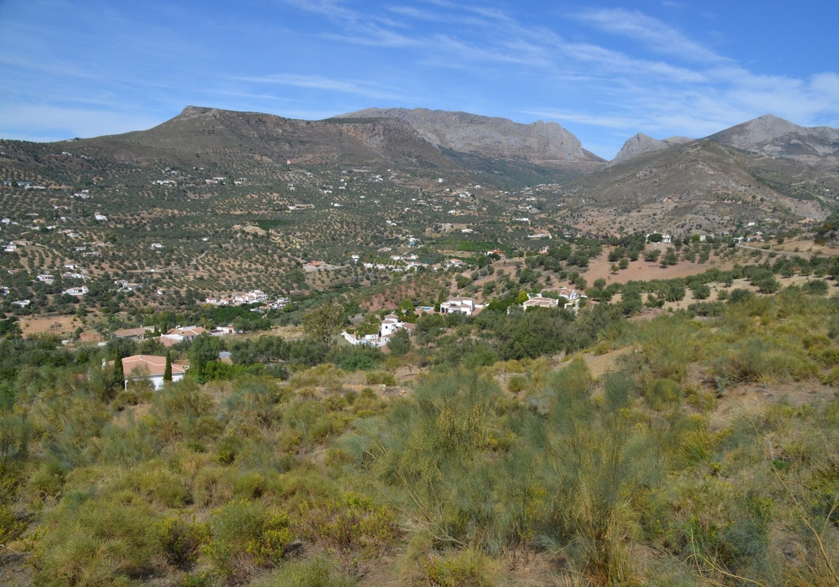 Un matrimonio, herido grave en un «brutal» asalto con un pico a una vivienda rural en Alcaucín