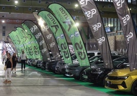 La imagen muestra la sala de exposiciones de Motor Málaga, en el Palacio de Ferias.