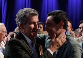 Feijóo saluda a Moreno, en el congreso.
