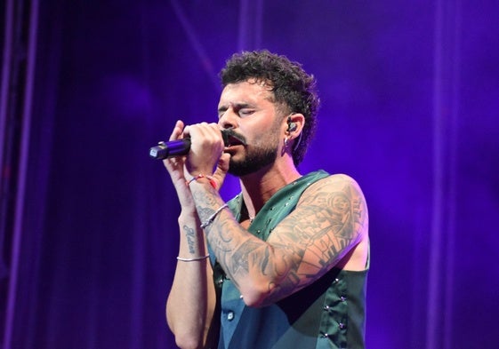 Antoñito Molina, durante su concierto en Marenostrum Fuengirola.