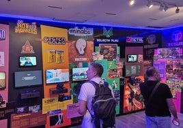 La exposición hace un viaje por cincuenta años de historia del videojuego nacional con producciones que van desde los años 70 hasta la actualidad.