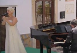 Así suena el Himno de Andalucía en la voz de Pasión Vega en Casares