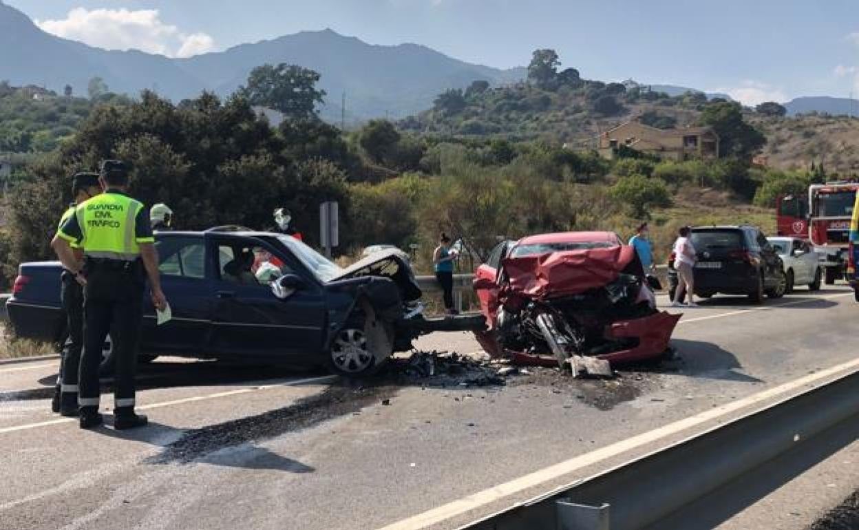 Tres muertos y un herido tras una colisión frontal en Arcos por «un descuido»