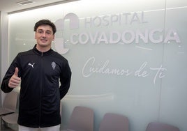 Carlos Dotor, durante el reconocimiento médico con el Sporting hace unos meses.