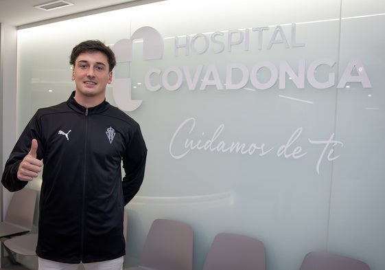 Carlos Dotor, durante el reconocimiento médico con el Sporting hace unos meses.