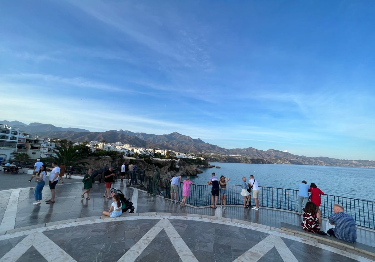 Imagen del emblemático Balcón de Europa, uno de los símbolos turísticos de Nerja.