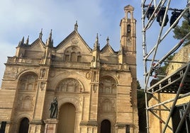 La fachada de la antigua colegiata de Santa María se transformará en un viaje a la imaginación por el mundo