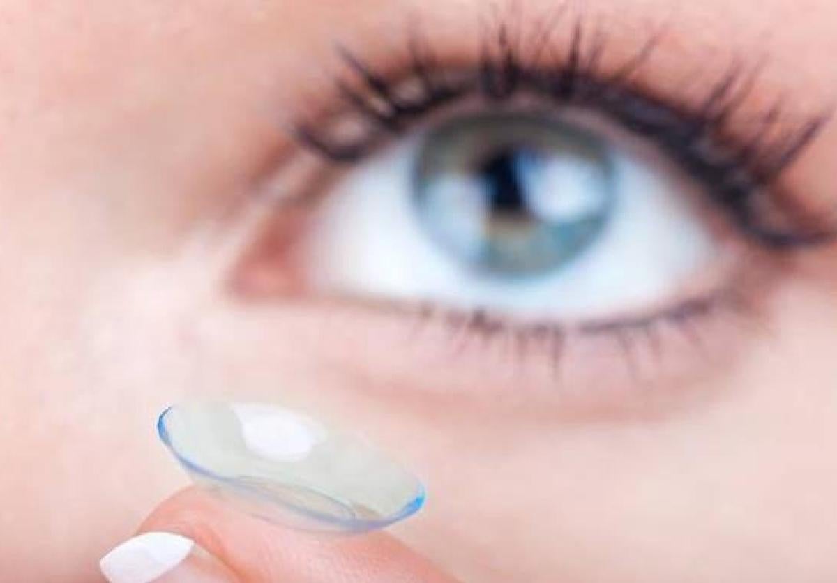 Alertan de la retirada de un lote de lentillas Acuvue: «Pueden provocar alteraciones visuales inesperadas»