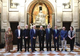 Foto tras la firma del convenio para renovar la iluminación interior de la seo.