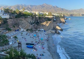 Imagen de archivo de la playa nerjeña de Calahonda, donde se produjo el rescate este pasado viernes.