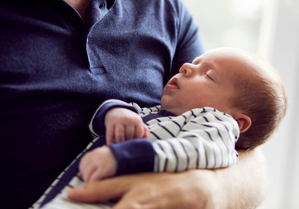 Padres y madres optan por tomarse a la vez el permiso por nacimiento de hijo