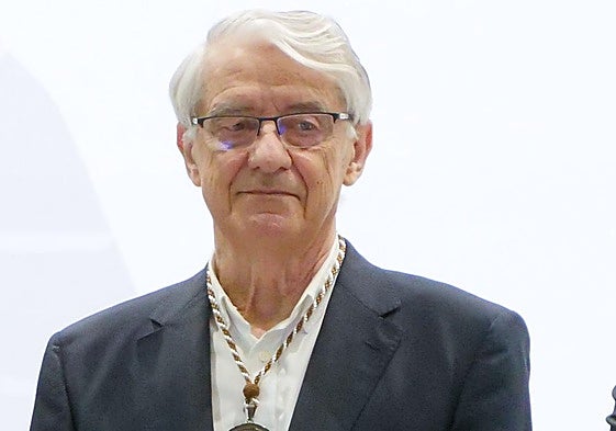 Luis Fernando Martínez recibió una distinción en mayo.