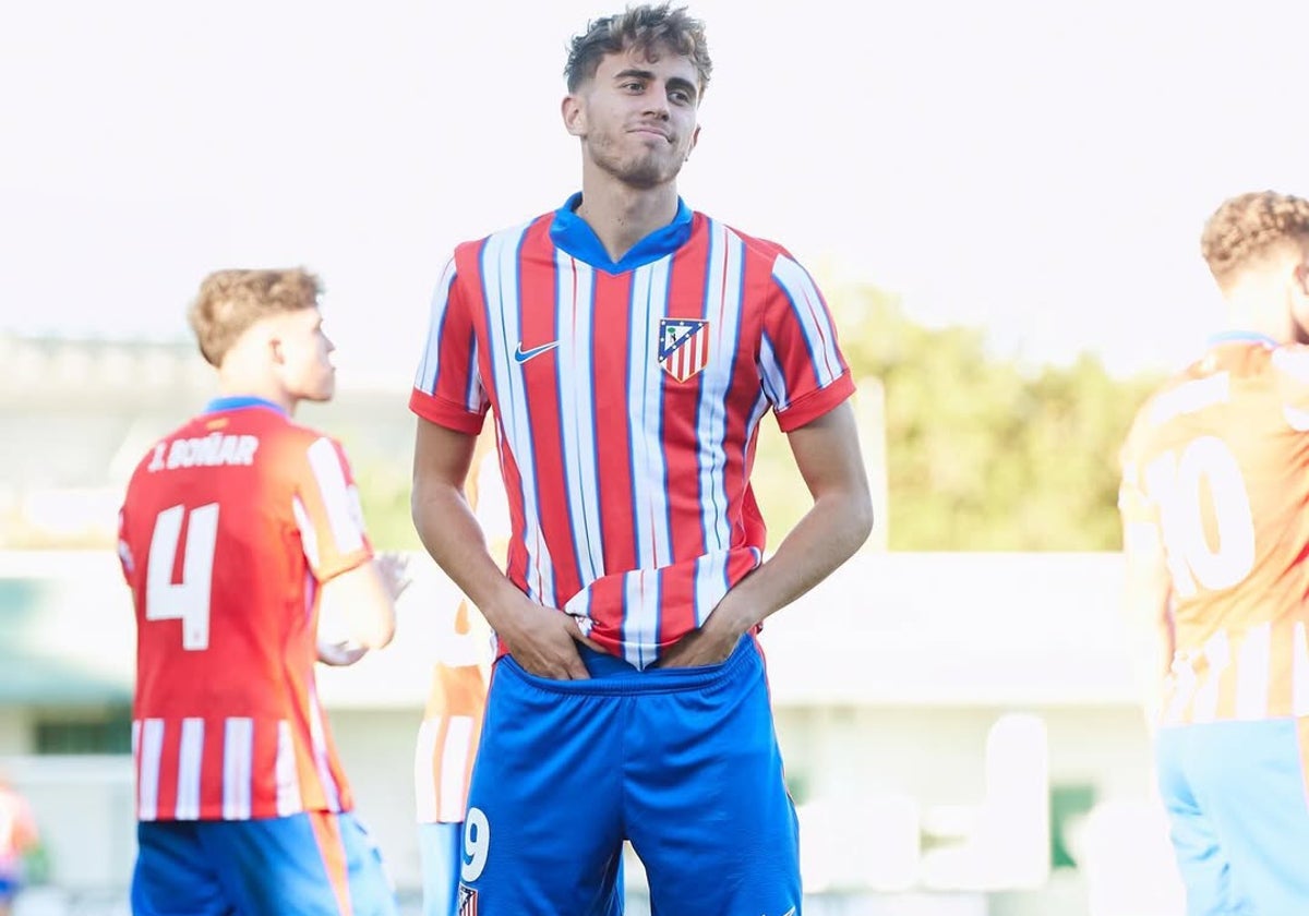 Adrián Niño celebra un tanto con el Atlético de Madrid B.