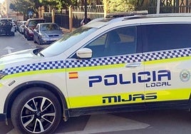 Un detenido tras ser pillado in fraganti vendiendo marihuana a un menor en plena calle en Mijas