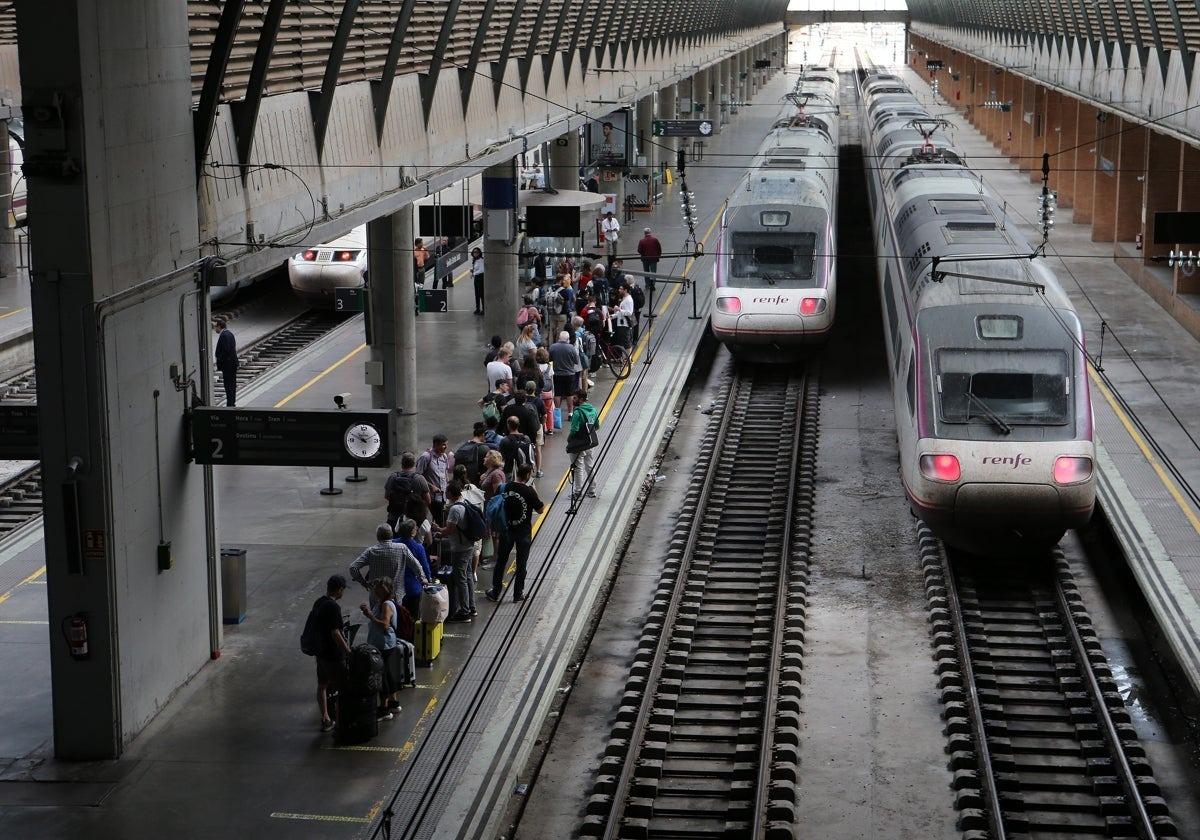 Trenes Avant en la estación de Santa Justa