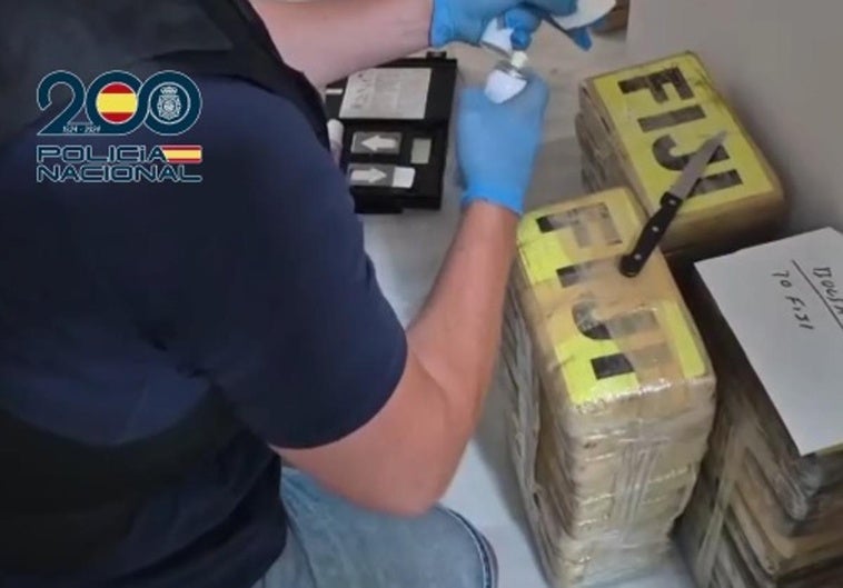 Un piso turístico en Málaga escondía una guardería de droga con 282 kilos de cocaína