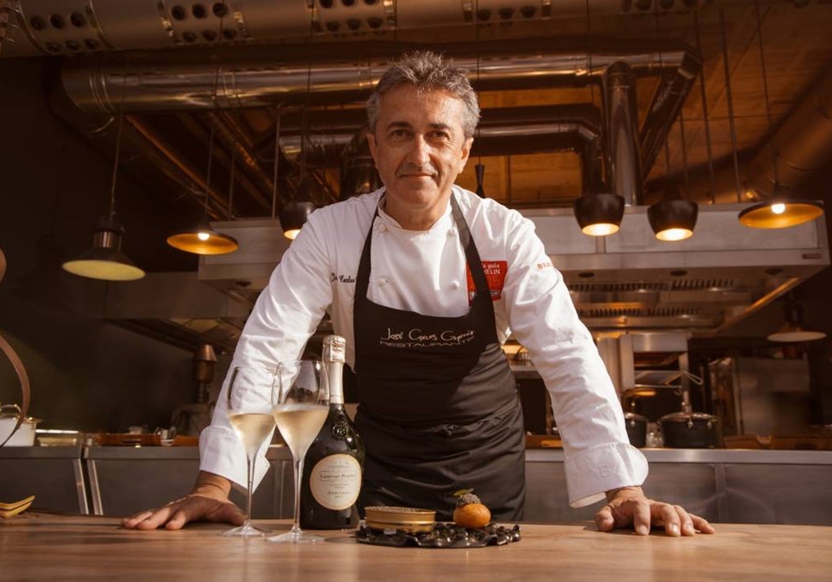 José Carlos García, en la cocina de su restaurante en el Puerto.