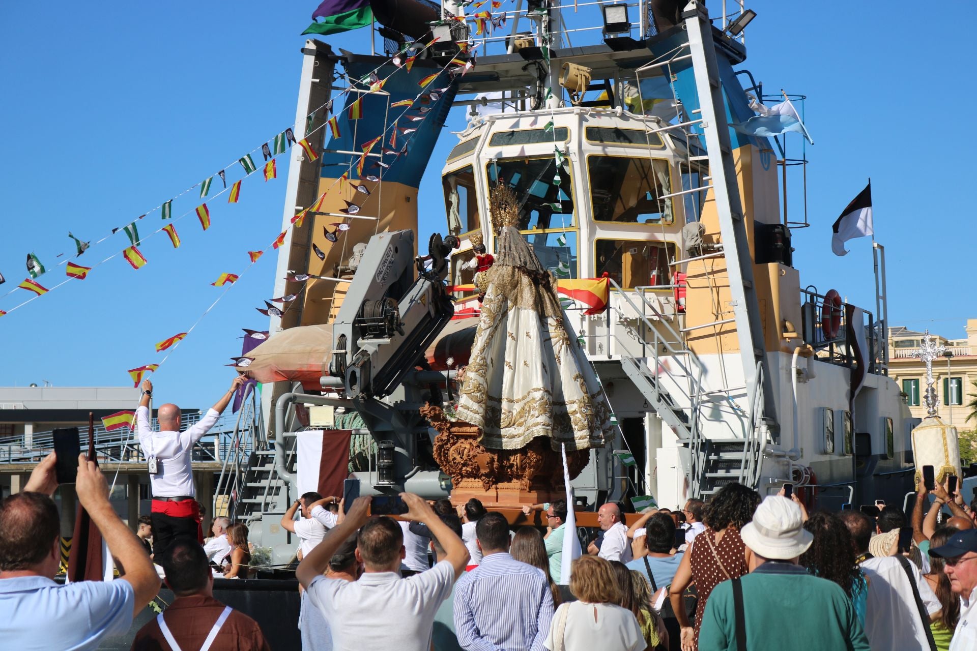 Procesión marinera de la Virgen del Carmen de El Perchel
