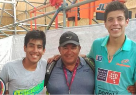 Chingotto (izquierda) y Tello (derecha) con José Solano, en 2017.