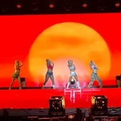 Bad Gyal y sus bailarines durante el Puro Latino Fest de Torremolinos 2025.
