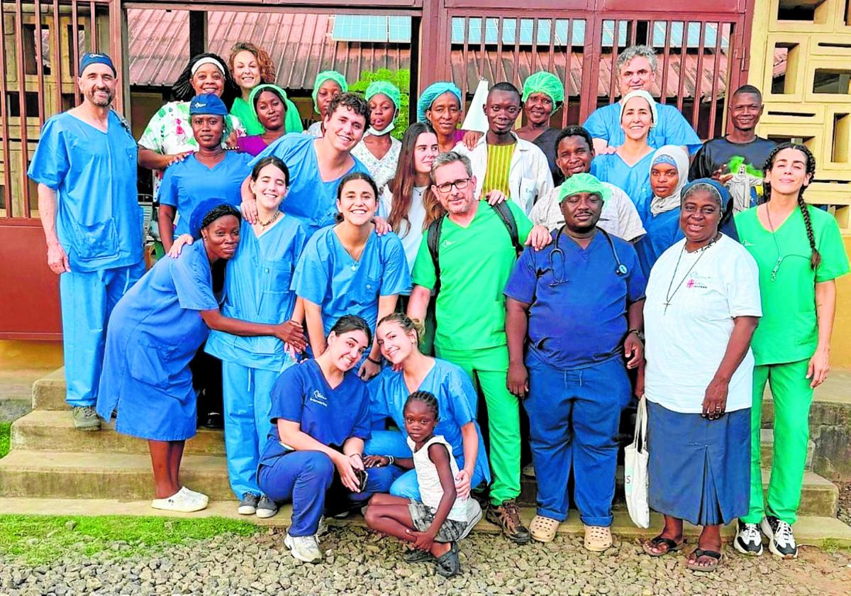 Los miembros de la primera misión médica internacional de Fundación Clínica Premium.