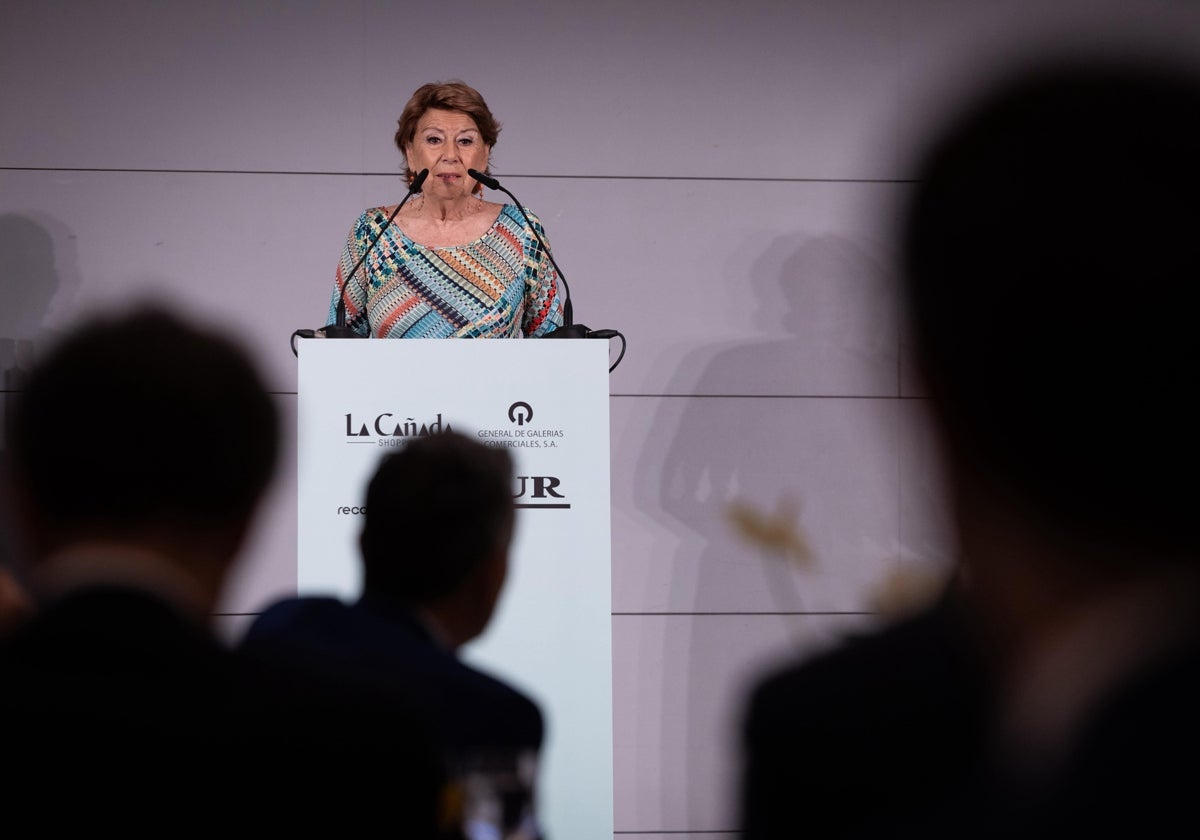 Magdalena Álvarez: «Las infraestructuras tienen ideología»