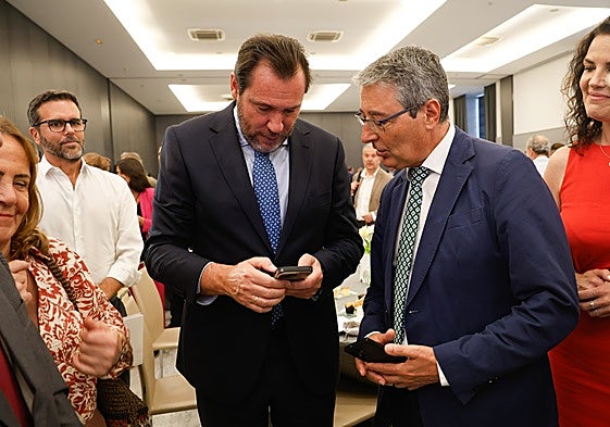 Puente y Salado, en el momento de darse los números.