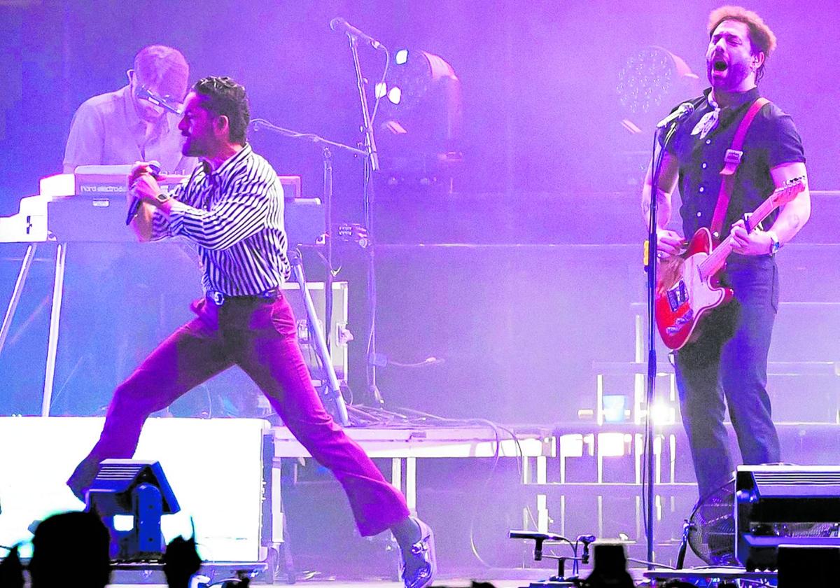 Siloé saltó anoche por sorpresa al escenario de Brisa Festival para cantar con Viva Suecia.
