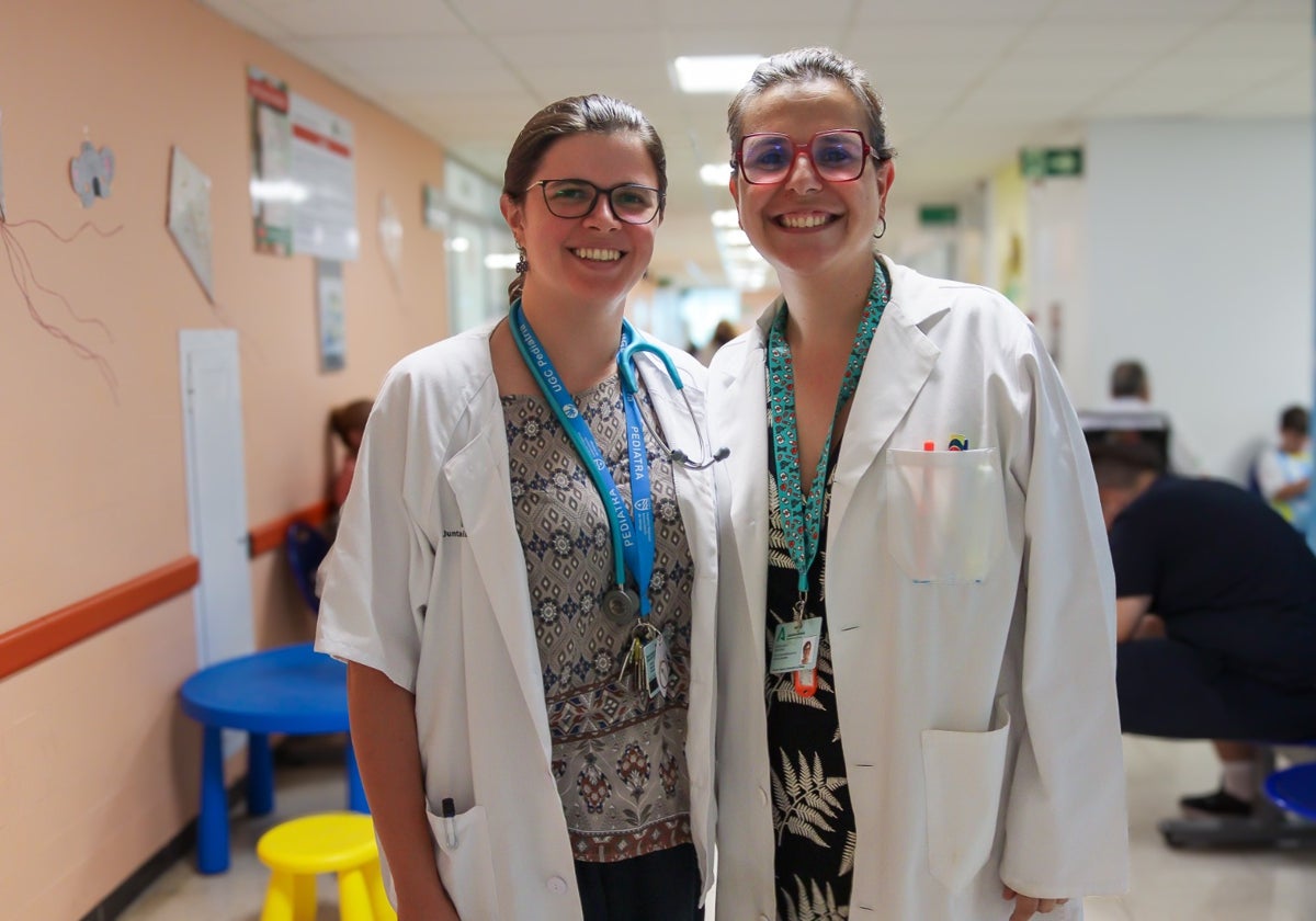 Imagen de las pediatras del Materno Infantil premiadas.