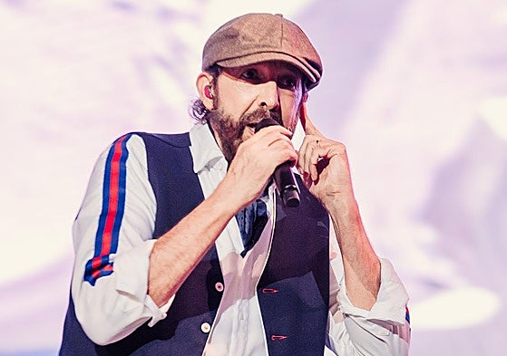 Juan Luis Guerra, durante su actuación.