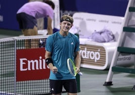 Alejandro Davidovich cierra el puño para celebrar su victoria en semifinales.
